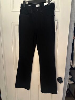 NYDJ Black Barbara Bootcut. NWT, 4 petite 29’ inseam.